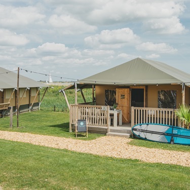 4 persoons Glamping Lodge huisdier toegestaan by Laguna Beach Family Camps