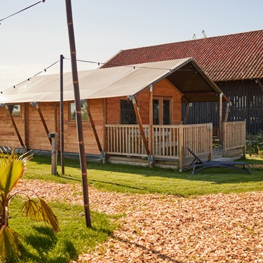 5 persoons Houten Lodge by Laguna Beach Family Camps